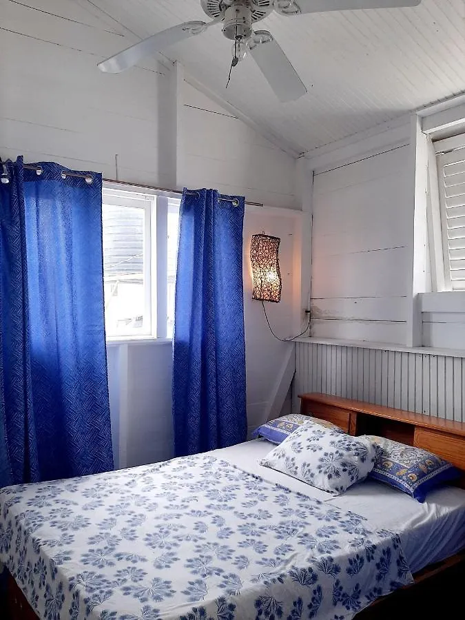 Onelovecottagetobago Holiday Home Scarborough Pensjonat